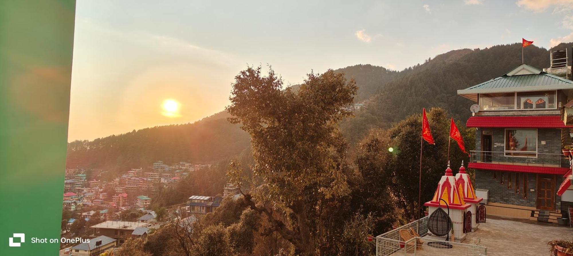 Jagatram Niwas Guesthouse Dharamkot دارامشالا المظهر الخارجي الصورة