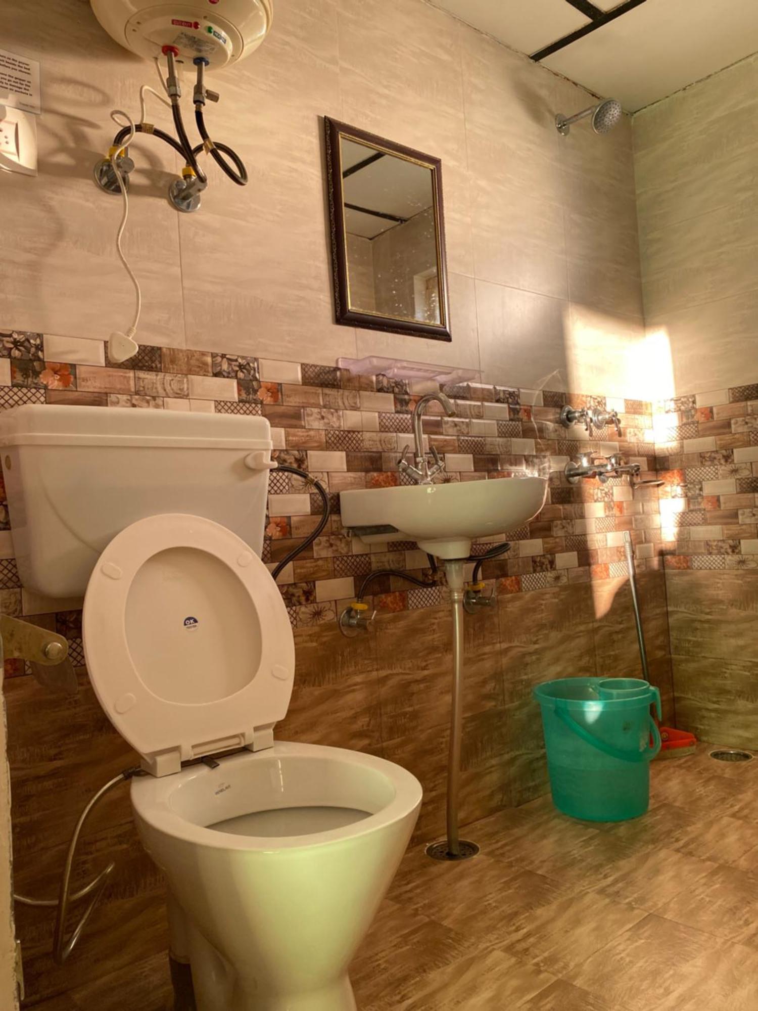 Jagatram Niwas Guesthouse Dharamkot دارامشالا المظهر الخارجي الصورة