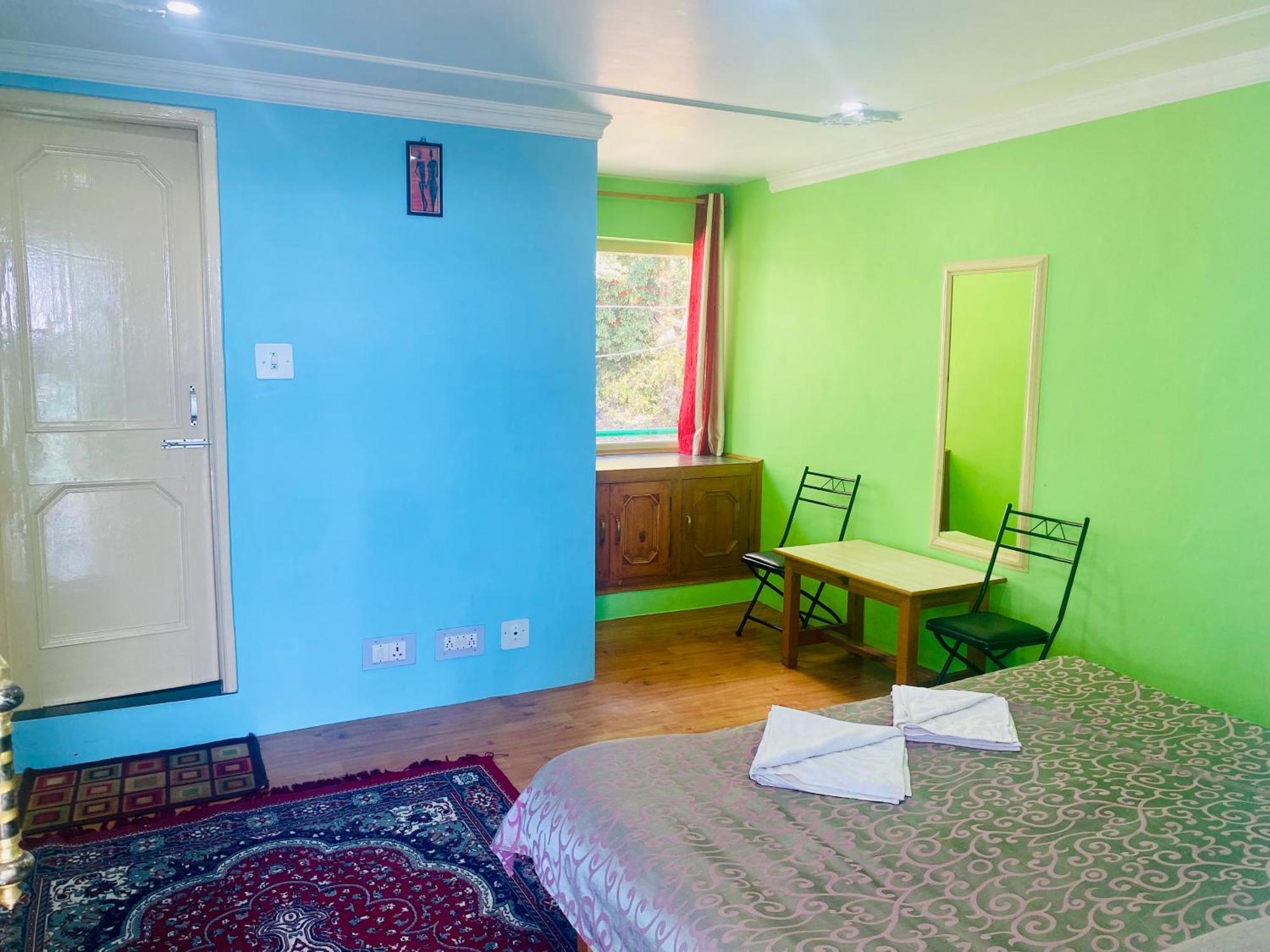 Jagatram Niwas Guesthouse Dharamkot دارامشالا المظهر الخارجي الصورة